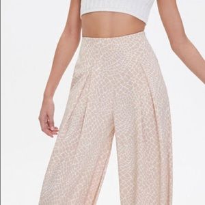 Giraffe print wide leg pants with pockets!